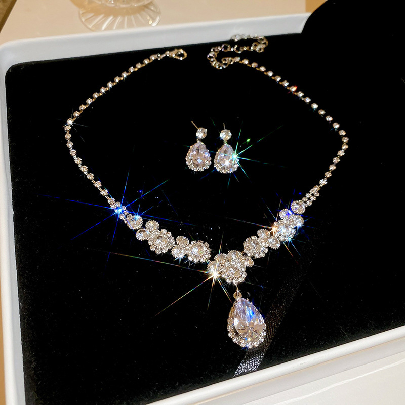 Shiny Crystal Necklace Earrings Women's Big Water Droplet Rhinestone Necklaces Wedding Evening Dress Jewelry Set: Black Gun Plated