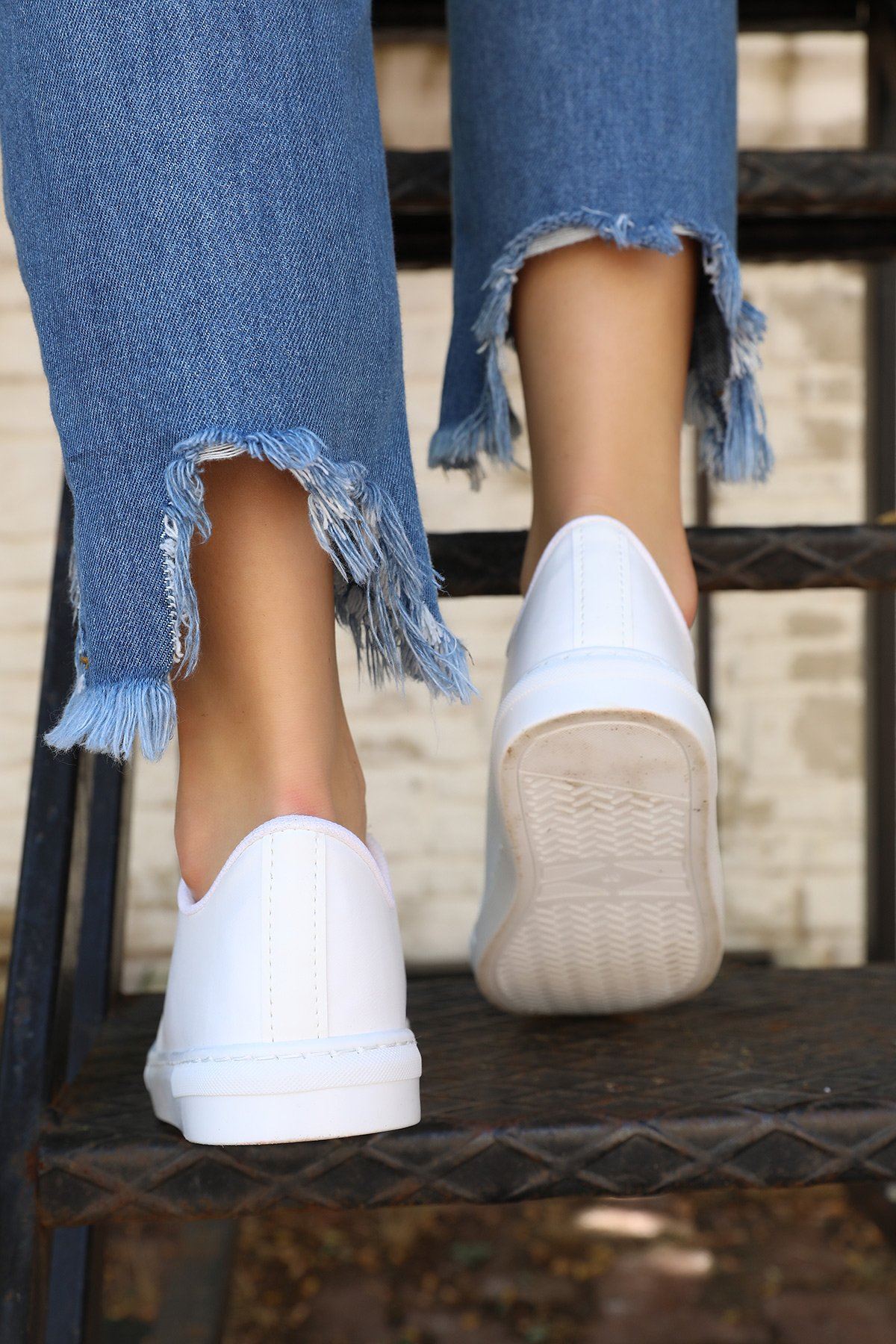 Pre-Fitted Womens Sports Shoes