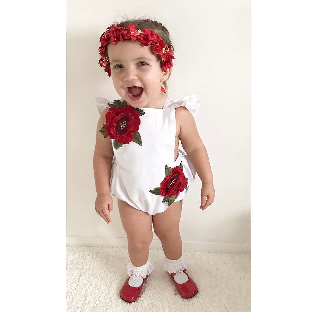 Peuter babymeisjes zomer schattige romper 2 stijl korte bloemblaadjes mouw bloemen effen bedekt knoop jumpsuit romper 0-24m