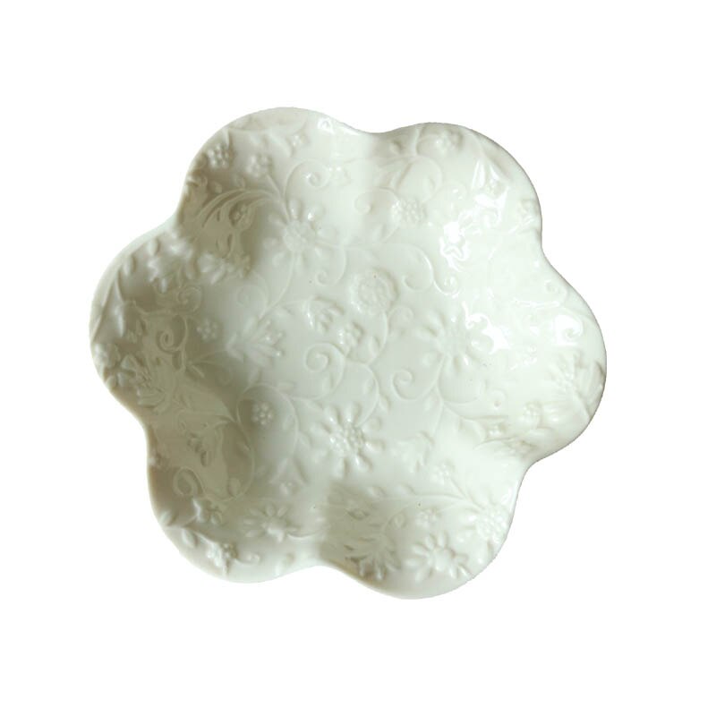 Petite assiette florale sculptée par complexe crémeux rétro en céramique à hautes températures/assiette de casse-croûte de plat de stockage