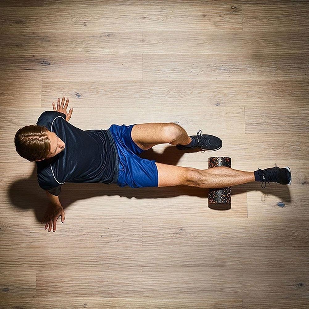 Fitnessstudio, yoga, pilates, übungen, massage, schaumstoffrolle, säule, körperformungswerkzeug