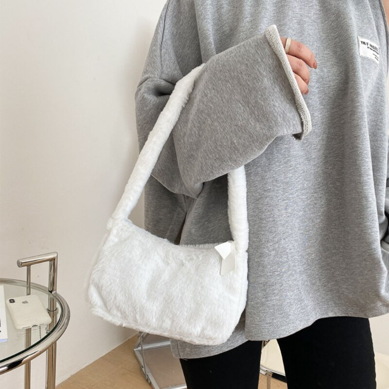 Mulheres de pelúcia ombro underarm saco macio outono inverno moda fofo feminino compras tote cor sólida casual zíper fuzzy bolsa