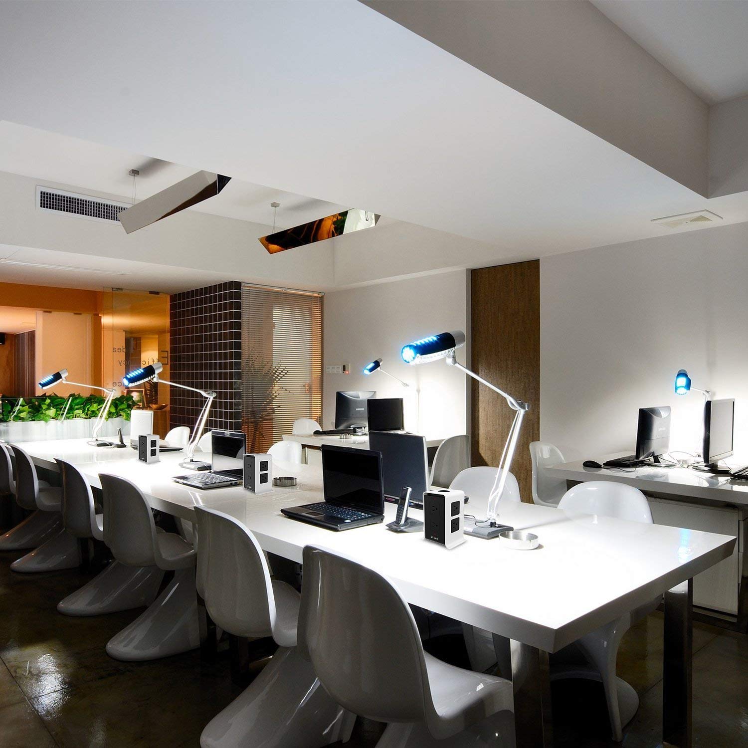 Vertical Power Strip USB Outlets Surge Protector 8 AC US Plug Socket with USB 4 Port Charging Station Power Travel Adapter