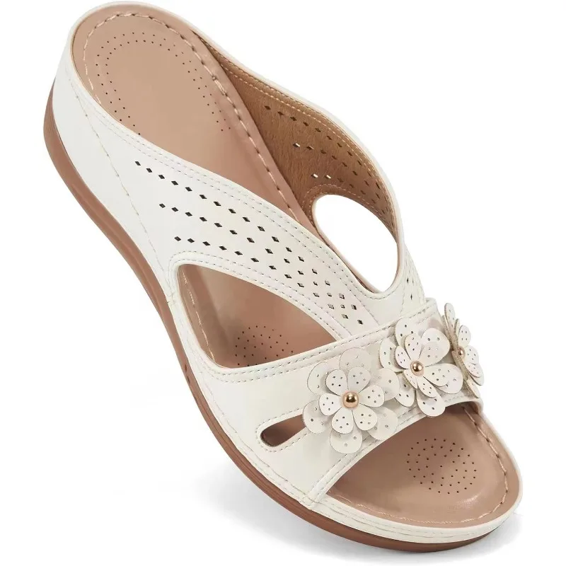Zapatillas de mujer de tendencia 2024, zapatos de playa con cuña hueca y flores informales, sandalias antideslizantes cómodas con plataforma a la para actividades al aire libre: Beige / 39