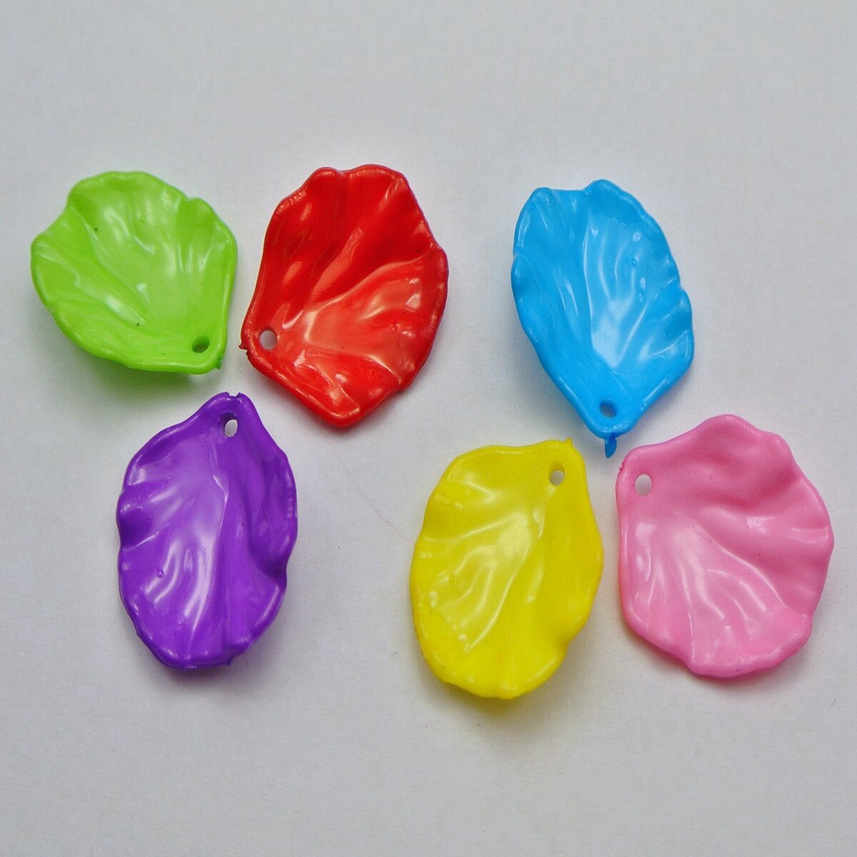 Craft DIY Mixed Color Acrylic Leaves Flower Petals Charm Pendants Various Shape: 100PCS 17X19mm
