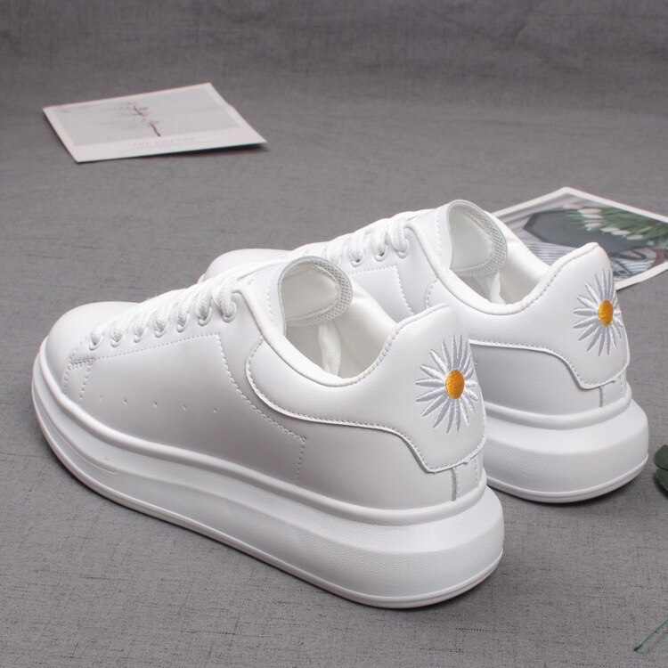 Zapatos de punta redonda para mujer, zuecos de plataforma, zapatillas informales combinables, vestido de verano, Creepers cruzados,