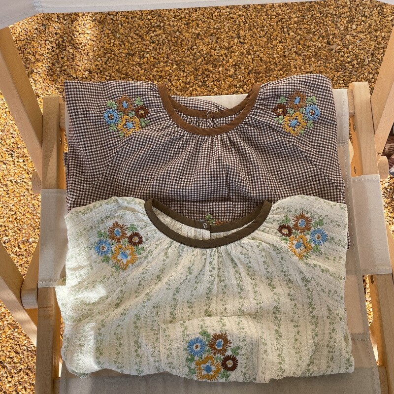 Primavera meninas moda floral bordado blusas 1-7 anos bebê menina algodão 2 cores all-match topos roupas