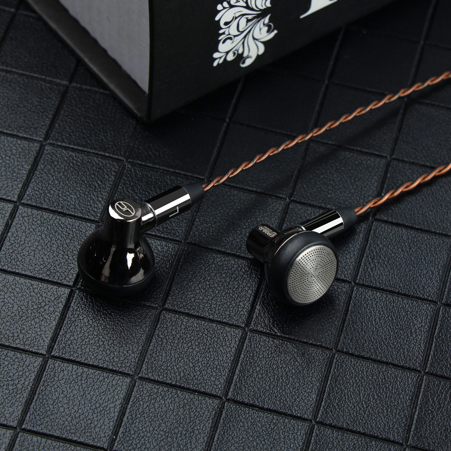 Jcally EP09 HIFI Dynamic In ear Earphone oxygen free copper silver plated earphone cable wire Headphone with microphone
