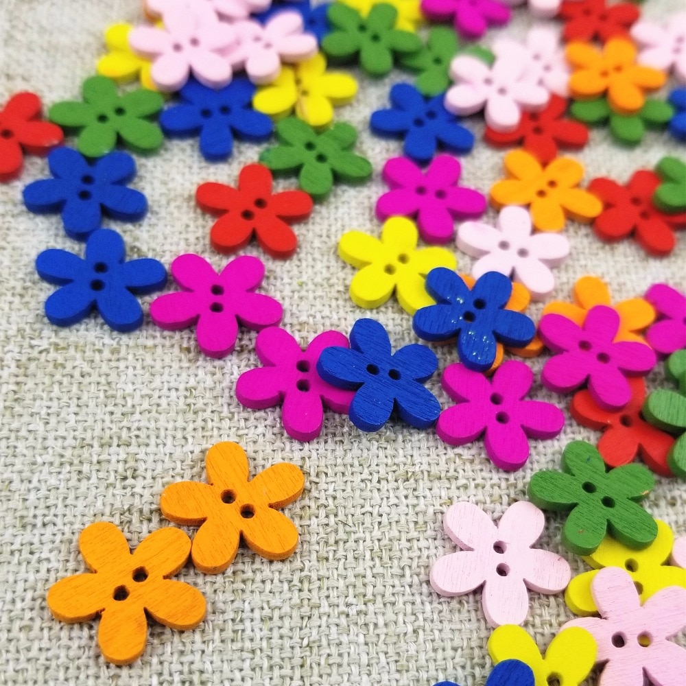 Veelkleurige 100 stuks 14 x 15mm 2 gaten gemengde bloemen houten decoratieve knopen geschikt voor naaien scrapbooking knutselen