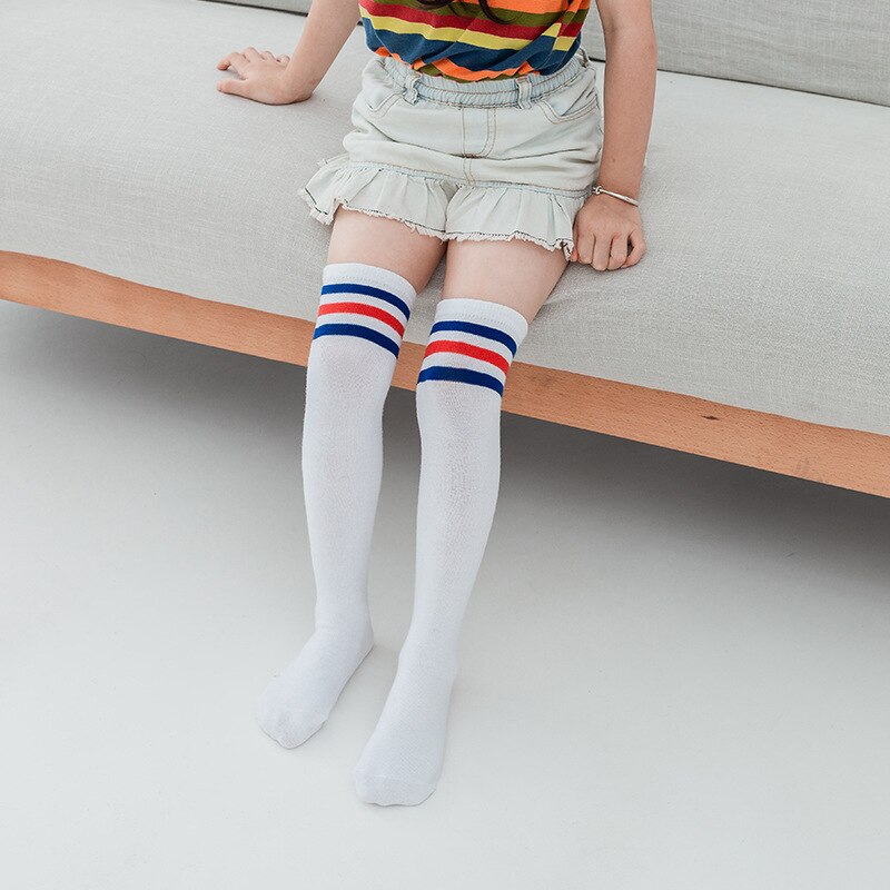 [C143] Calcetines a rayas blancas y negras para niños pequeños, medias bonitas de estilo universitario, por encima de la rodilla