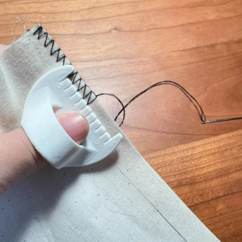 Outil de couture imprimé en 3D Easy-Grip pour débutants et personnes âgées – Aide à la couture manuelle en plastique d'espacement de 4 mm, empêche les points de saut