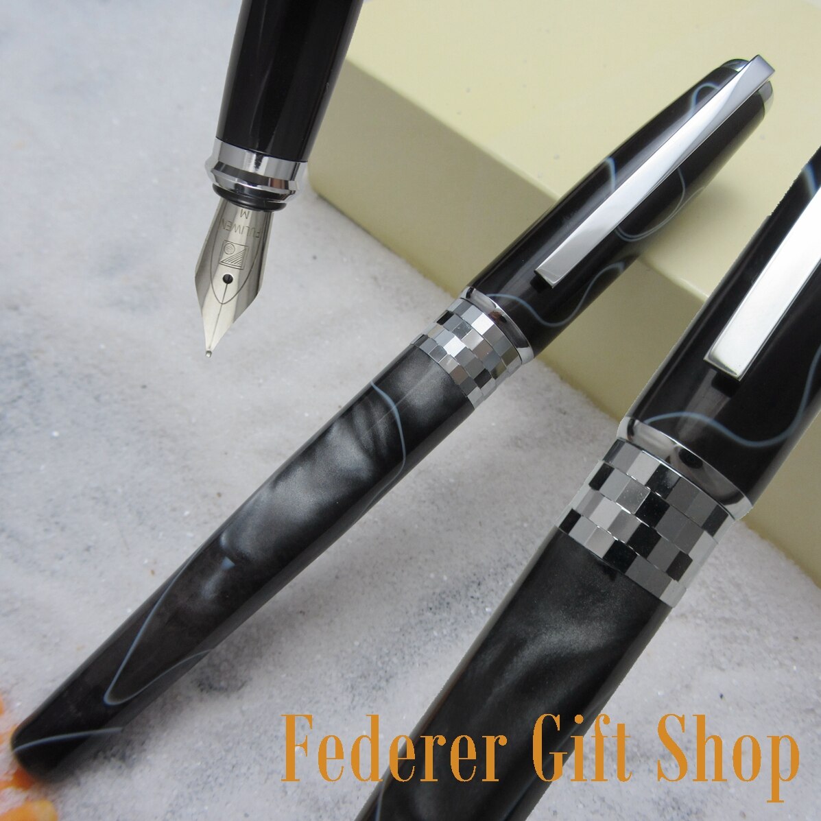 Fuliwen F26 Black acrylic Case and Silver Clip Fountion Pen Magical pattern M Nib ink Pen