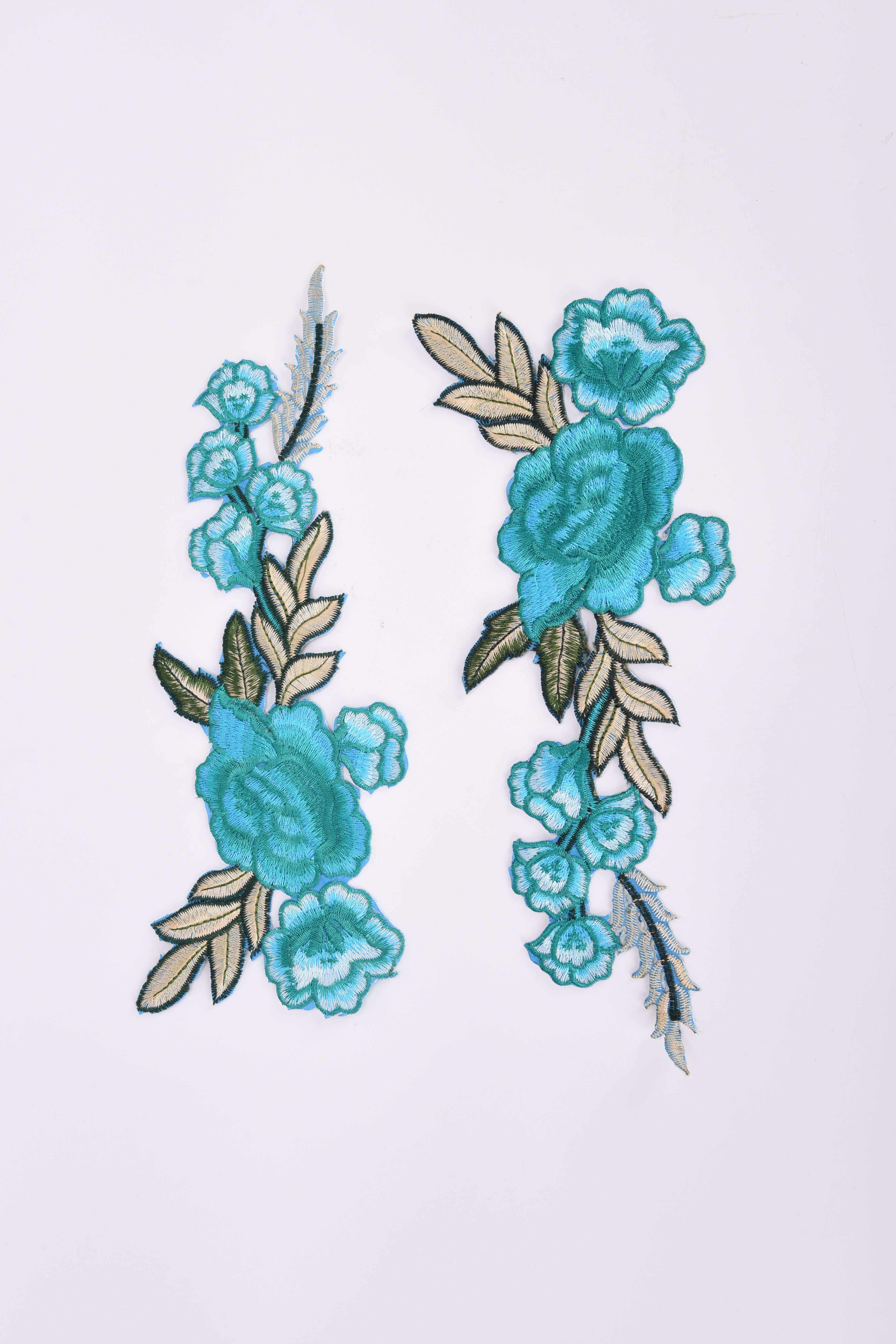 2 stuks applicatie bloemen roos bloem naai strijk patches badge coole geborduurde kleding patches: Hemelsblauw