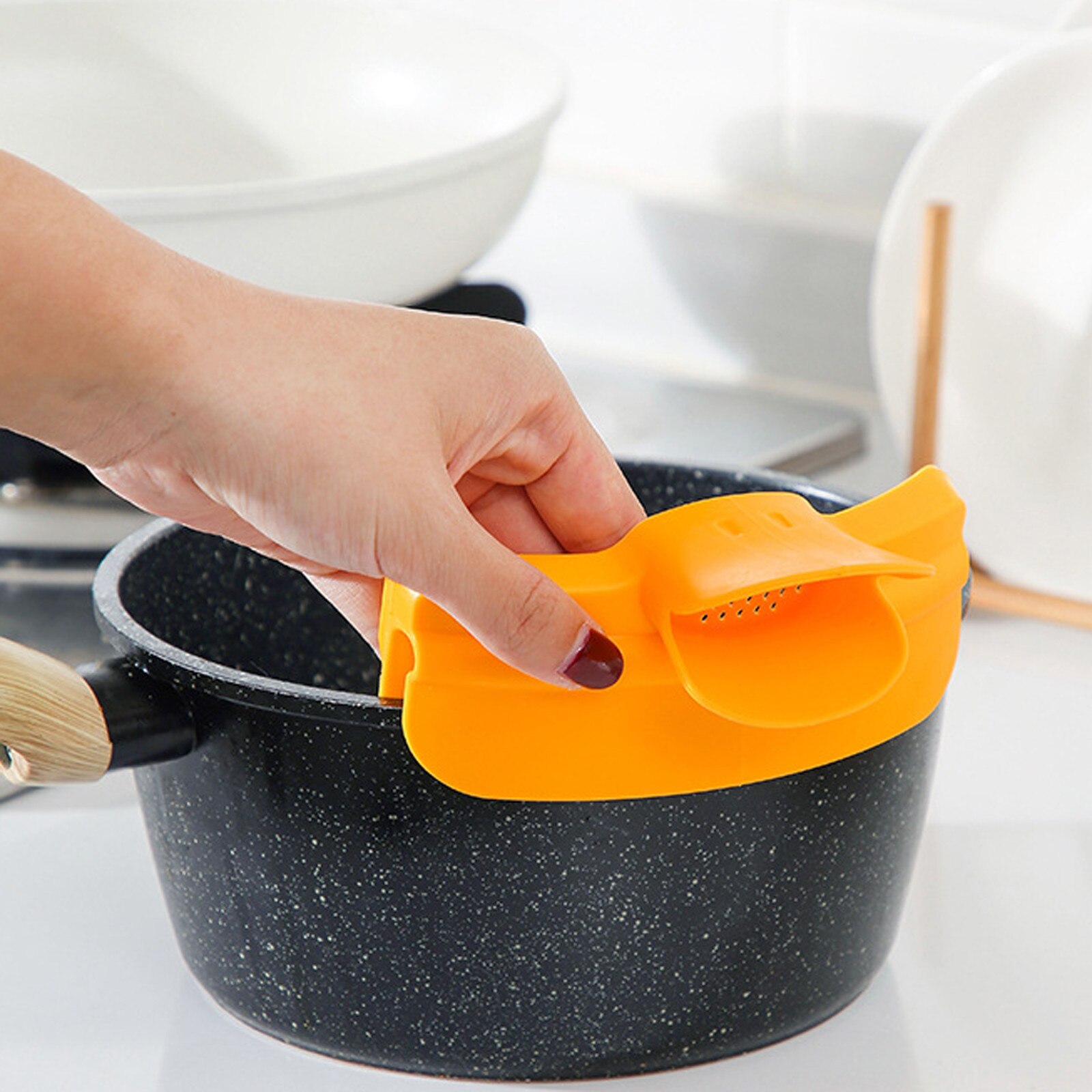 Outil de cuisine Anti-déversement en Silicone, outil de vidange extensible, filtre à eau au bord de la casserole, entonnoir pliable Pour soupe
