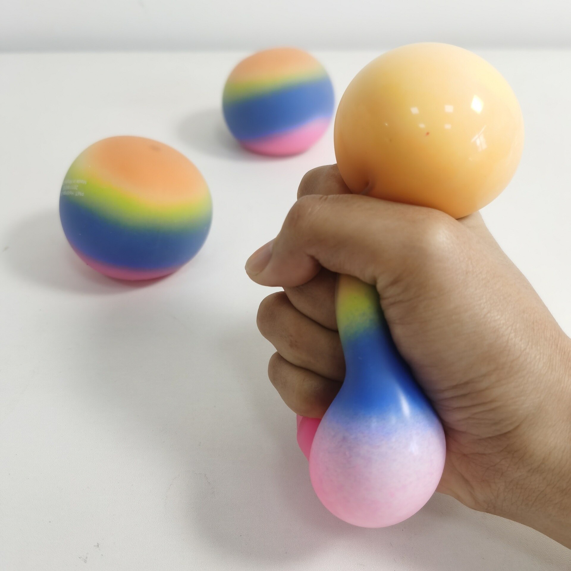 Vent Ball Soft Color Vent Ball EVA Stretch Extrusion Color Ball Toy Squeezable Stress Stress Relief Ball: Rainbow color 6.0cm