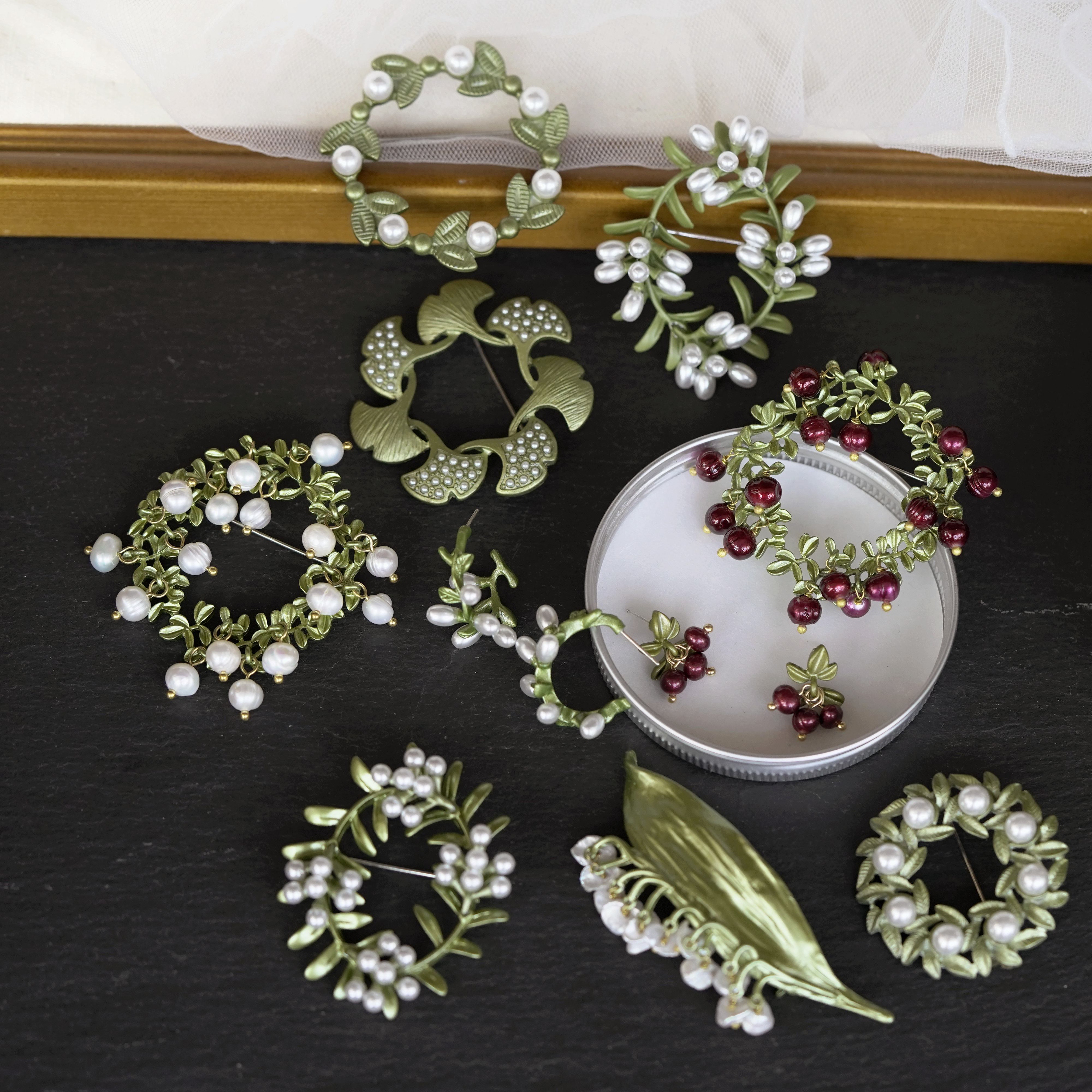 HUANZHI Vintage émail vert couleur plante perles broche arbre Lotus feuille myrtille fleur bambou broche pour femmes bijoux