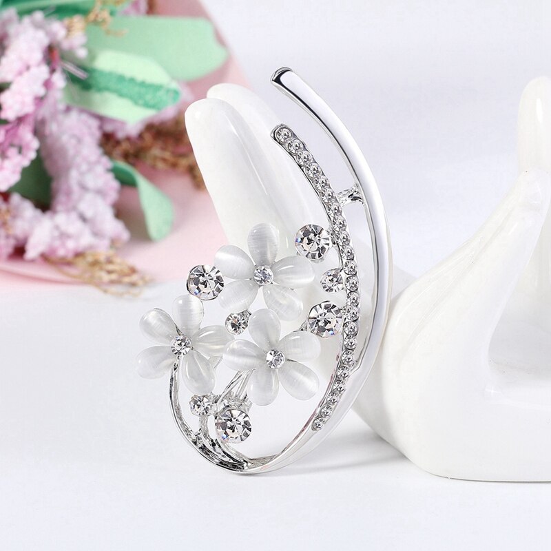 4Pcs Brooch Set - Flower Brooch with Accessories - Rhinestone Jewelry - Elegant Women's Accessory