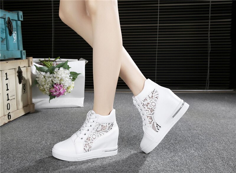 Women Wedge Platform Sneakers Rubber Brogue Leather High heels Lace Up Shoes Pointed Toe Height Increasing Creepers lace high