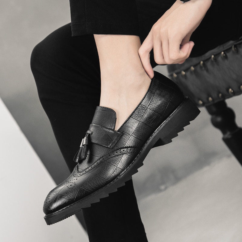 Heren loafers merk herenschoenen italiaanse stijl dating trouwjurk mannelijke kwast loafers casual schoenen  w5