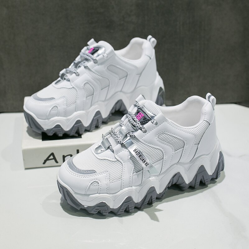 Goedkope hardloopschoenen voor dames, dames hardloopschoenen zomer mesh ademend platform golvende zool verhoogde dad sneakers