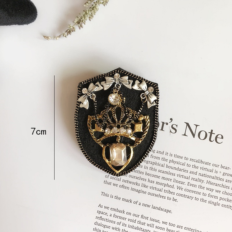 Beroemde Luxe Bloem Kwastje Broche Parel Boog Nummer 5 Sieraden Broches Pins Broach Voor Vrouwen Vintage Accessoires: Licht Geel Kleur