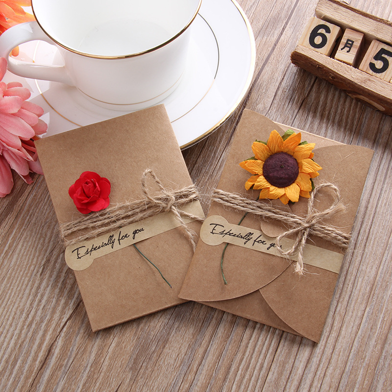 5pcs Vintage Kraft Paper Invitation Greeting Card with Envelope Handmade Dry Flower Wedding Party Invitation Envelopes Postcards
