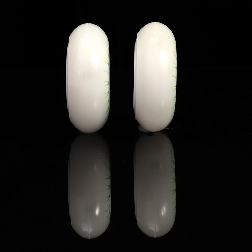 De Mooie Donkerbruine Heks Met Magische Kristallen Bol Met Toenemende Maan Haar Kunst Van Handenlijn En Punt Werken Boho Elegante Image128239660