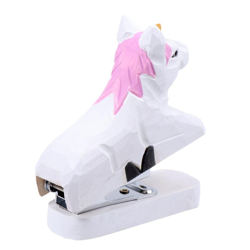 Mini agrafeuse en bois avec sculpture sur bois d'animaux créative 3D licorne pour papier, fournitures scolaires et de bureau décoration de bureau, envoyer des agrafes