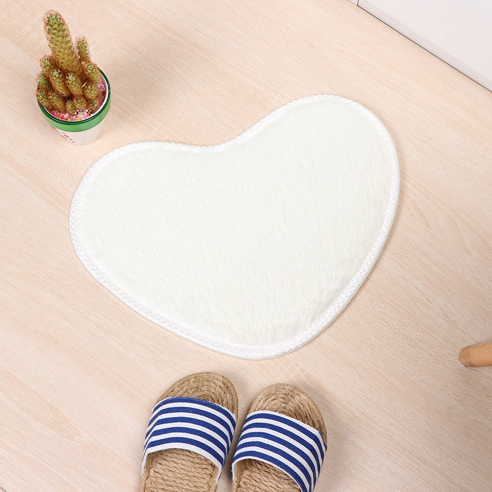1pcs Floor Mats Cute Heart Shape Carpet Non-slip Shaggy Carpets Kitchen Bathroom Rugs Home Decor 30x40cm