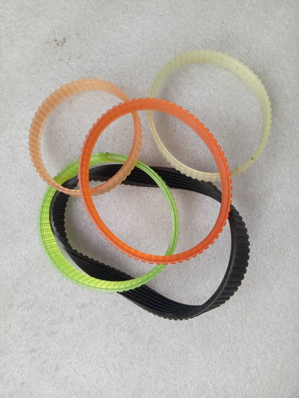 2 stuks riem 135j/135 j 6 pu riem/j type poly rib riem/poly-v riem