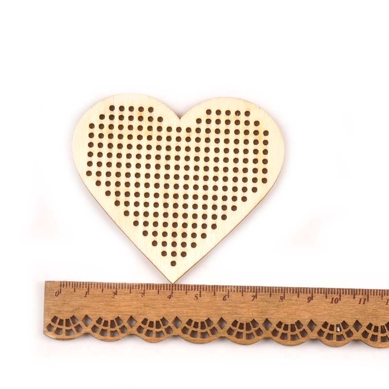 Manualidades de madera redondas con forma de corazón para álbum de recortes, adornos de madera tallados en agujeros de punto de cruz, accesorio hecho a mano para decoración del hogar, 10 Uds., M2564: 5