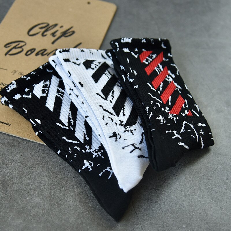 1 par trend skateboard street mænd crew sokker koreansk hip-hop stribet bomuld varm sort hvid drenge lange afslappede sokker