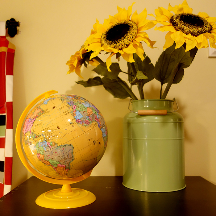 Dia 20 chinesische und englische tellurion ozean- und landglobus, der einen Standard für hochauflösenden farbdruck aus rundem kunststoff vermittelt