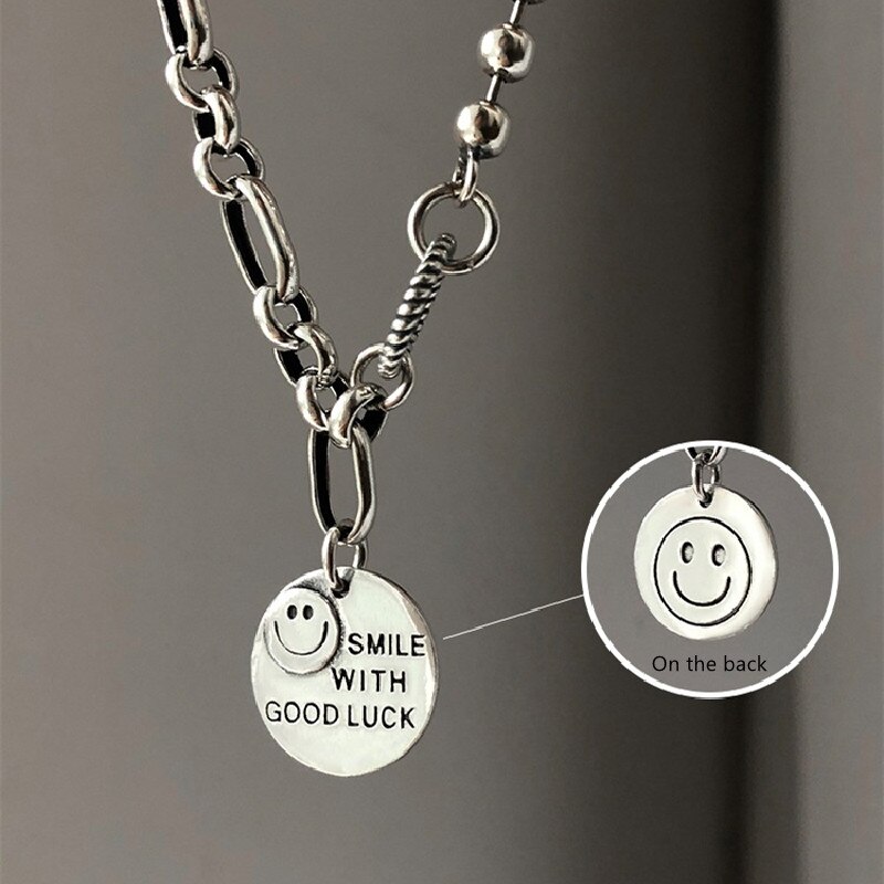 Qmcoco Zilver Kleur Vintage Ketting Ronde Glimlach Gezicht Hanger Ketting Gecontracteerd Trendy Ins Vrouwen Verjaardagsfeestje Sleutelbeen Keten