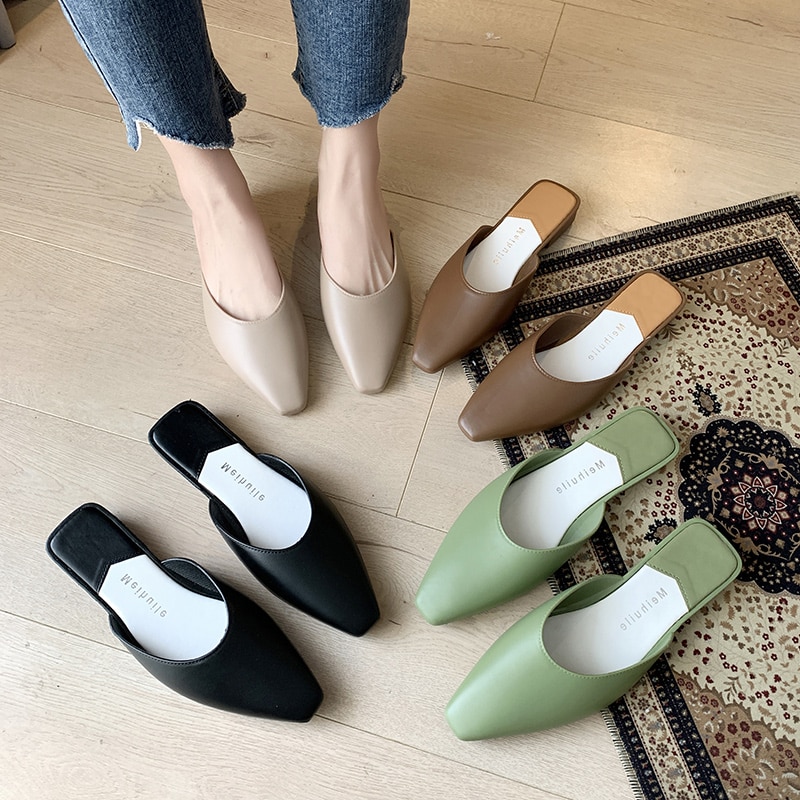 Spetsiga tå mulor kvinnor sommar tofflor godis färg flats slip-on dam sandaler slides pu kvinnor skor