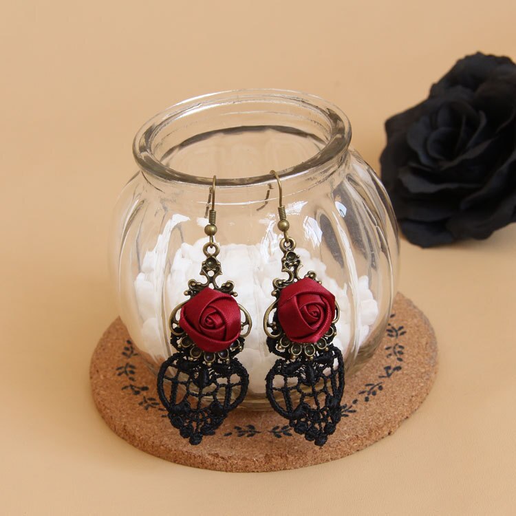 Gothic Hanger Oorbellen Middeleeuwse Vintage Vampire Paleis Hollow Lace Red Rose Elegante Party Kostuum Sferische Hanger Earrin