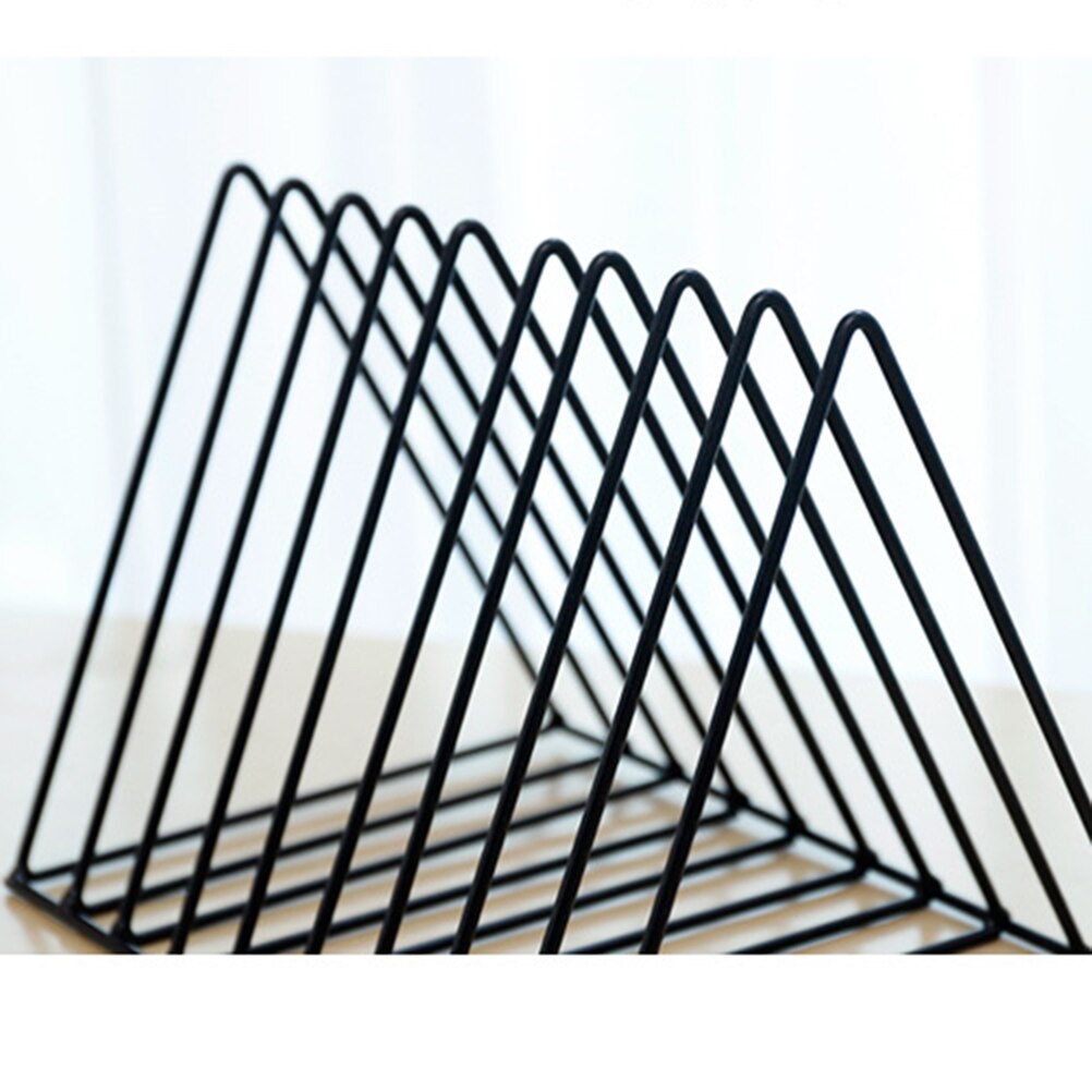 Trekantet skrivebordsbogholder moderne metaltrådsbogreol enkel magasinholderstativ til hjemmekontoret (sort)