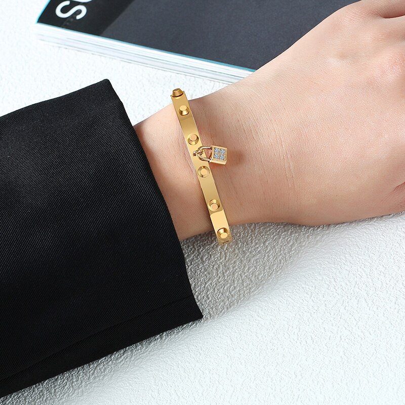 VORHÄNGESCHLOSS MANSCHETTE Armbinde ARMREIF EDELSTAHL CZ GESPERRT ELEGANTE STAPELN SCHMUCK