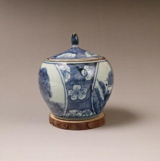 China old porcelain blue and white porcelain landscape Graph pattern with cover pot