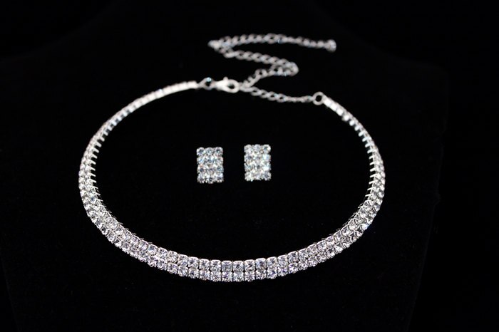 neue Klassische Hochzeit Zubehör Zwei Reihe Strass Halskette Ohrringe Armbänder Braut Hochzeit Schmuck setzt Für Frauen