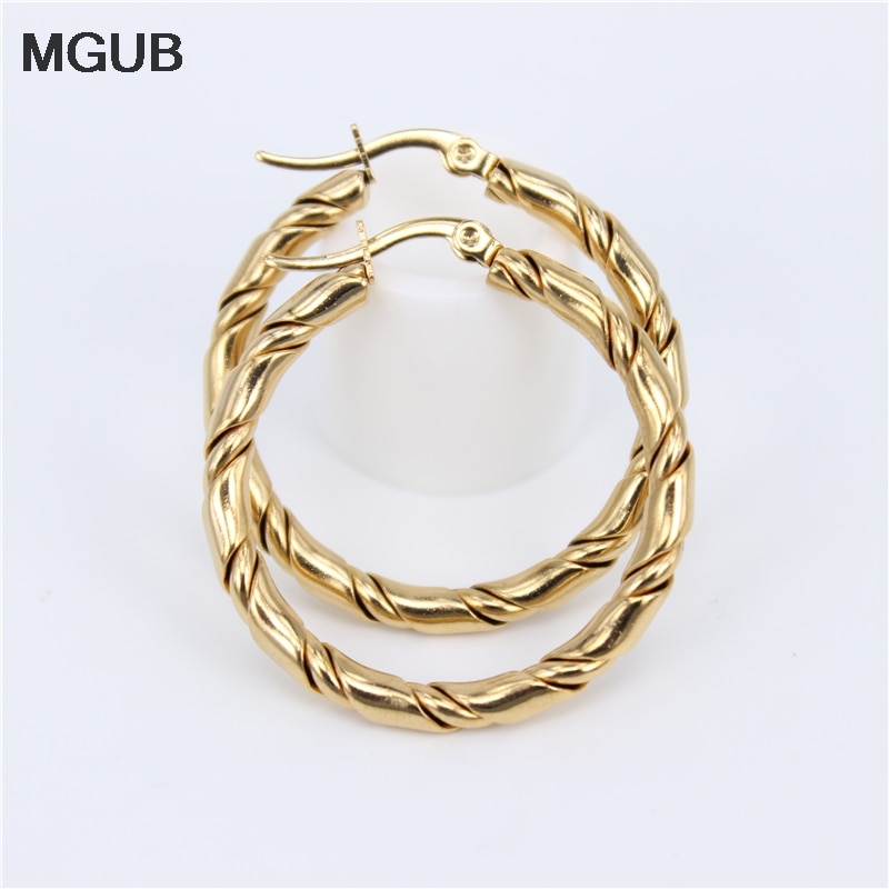 gold color hoop earring 30mm35mm40mm outer diameter and 4mm thick Simple women wear every day LH679