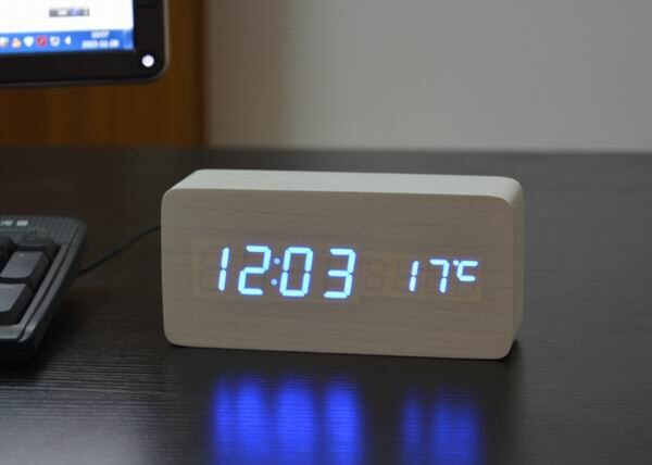 Fibisonic Wekkers Met Thermometer, Hout Houten Led Klokken, Digitale Tafel Klok, Elektronische Klokken Met Kosten: white blue