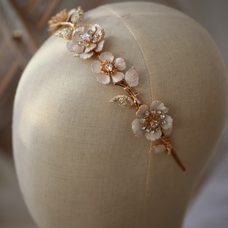 Delicate Goud Kleur Bloemen Vrouwen Crown Bruiloft Haar Tiara Crystal Bruids Hoofddeksel Handgemaakte Vintage Haarband