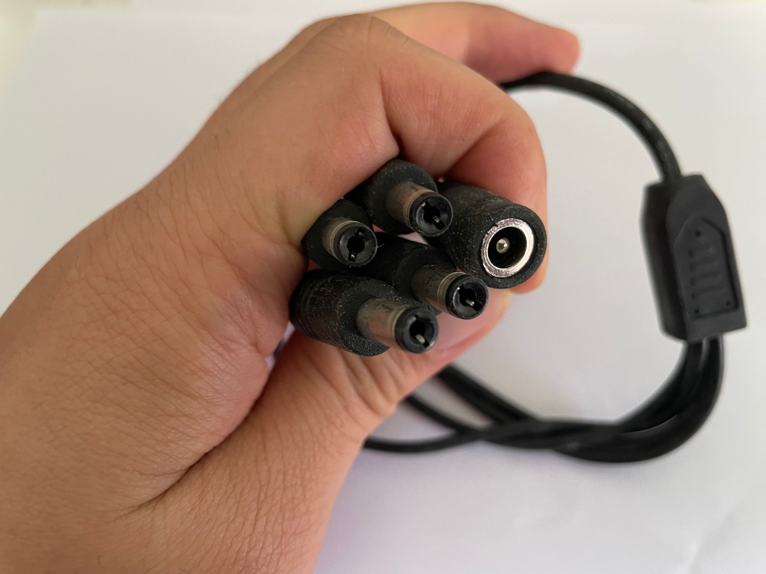 Power Splitter 1 to 4 Security Camera DVR 1 DC male To 4 Female plug Power Cord adapter Connector Cable Splitter for CCTV System