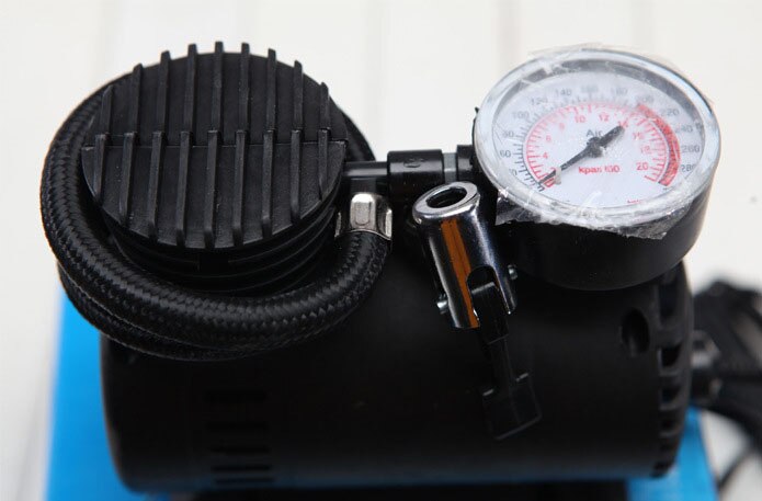 Air Compressor Portable Pump 12V 90W 300 PSI Pressure Gauge Car Tire Inflator With 3 Pneumatic Nozzle