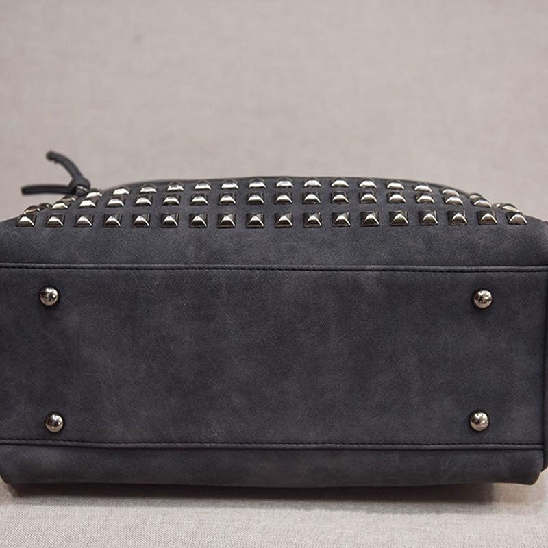 Vintage Nubuck cuir dames sacs à main Rivet plus grandes femmes sacs cheveux balle sac à bandoulière moto sac de messager sac à poignée supérieure