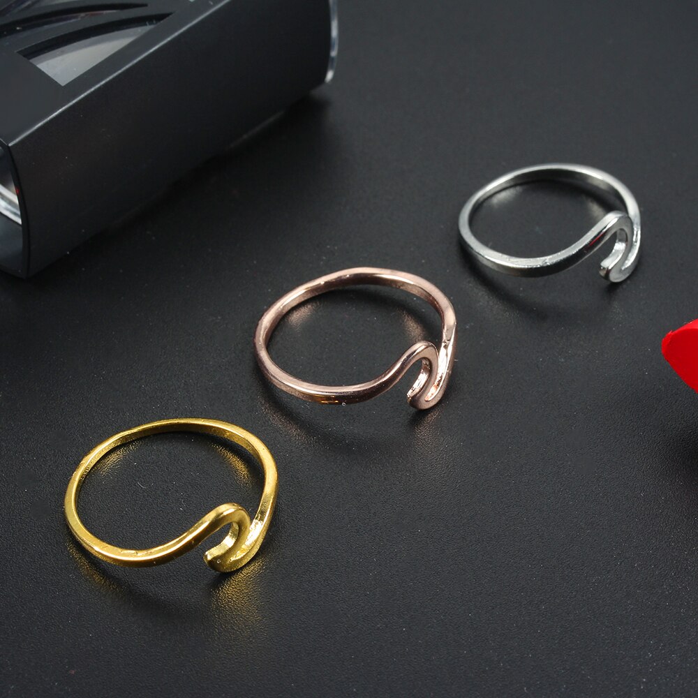 Mode Eenvoudige Wave Ringen Voor Vrouwen Wit Goud Kleur Bruiloft Sieraden Dames Nieuwkomers Dropshippping