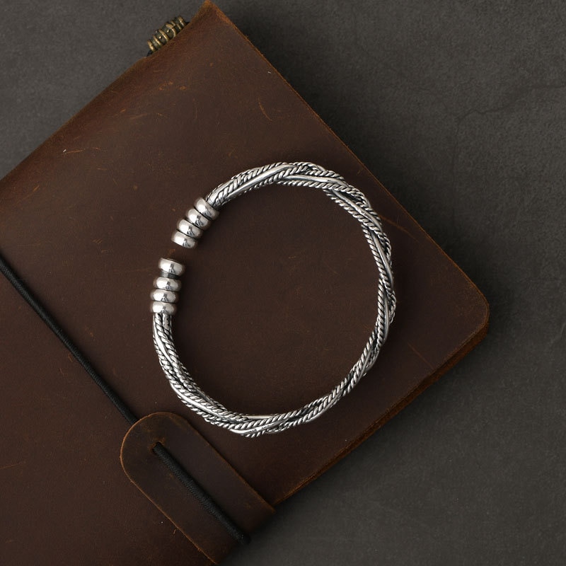 QMCOCO Silber Farbe Koreanische Ausführung retro Twist gewebte Offene Einstellbare Armbinde Raum Licht Luxus Hand Schmuck Für Frau