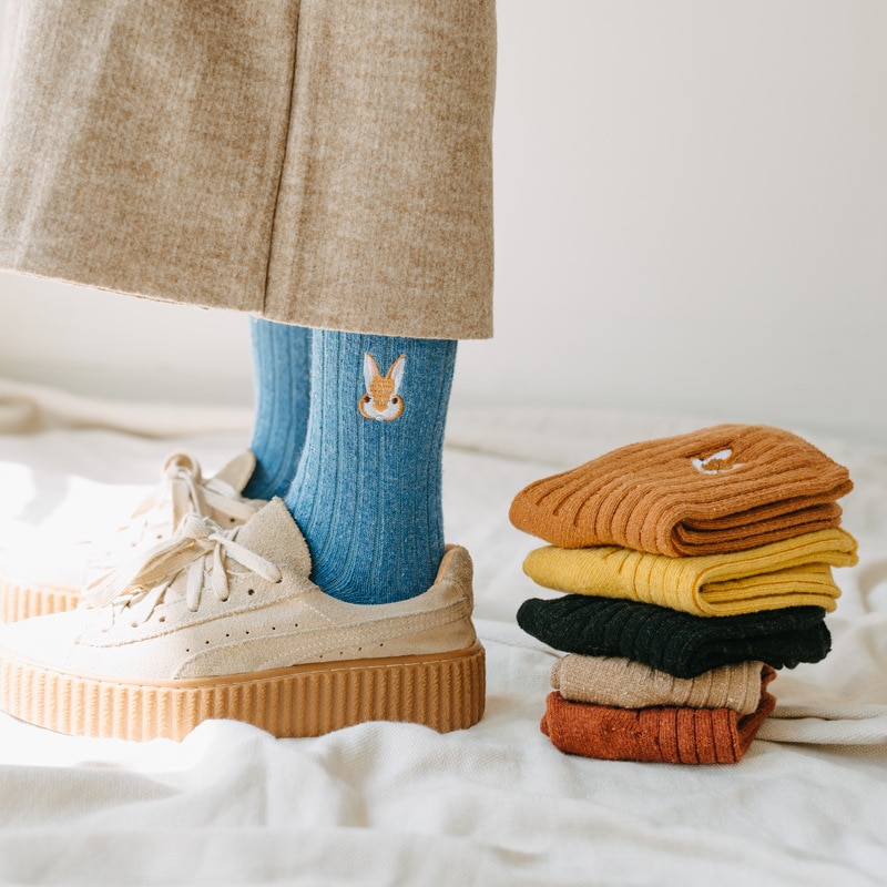 Calcetines con bordado de dibujos animados para mujer, medias de lana gruesas, cálidas, de otoño e invierno