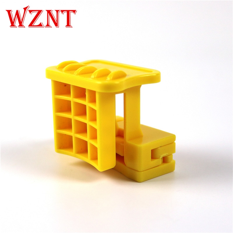 Industrial waterproof plug lock 16-125A Engineering plastic LOTO lock Stop lock for electric plug PC Various sizes